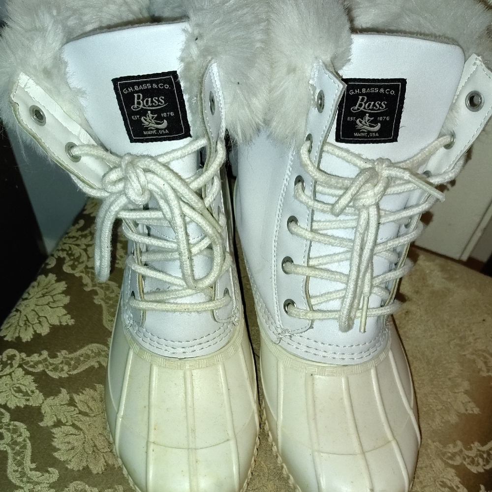 Bass Women's White Fur-Lined Winter Boots